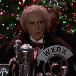 Christopher Walken è Max Shreck in una scena del film Batman - il ritorno (1992)