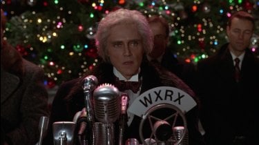 Christopher Walken è Max Shreck in una scena del film Batman - il ritorno (1992)