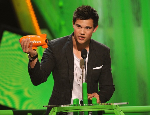 Taylor Lautner Sul Palco Dei Nickelodeon S Kids Choice Awards 165966