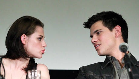 Kristen Stewart E Taylor Lautner Durante La Presentazione Romana Di The Twilight Saga Eclipse 166105