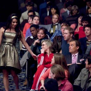Lea Michele vicina al pubblico nell'episodio Journey di Glee