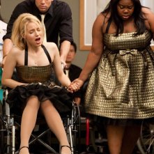 Puck (Mark Salling), Quinn (Dianna Agron) e Mercedes (Amber Riley) in una scena dell'episodio Journey di Glee