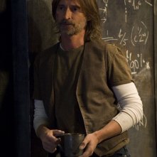 Una scena dell'episodio Incursion: Part 2 di Stargate Universe con Robert Carlyle