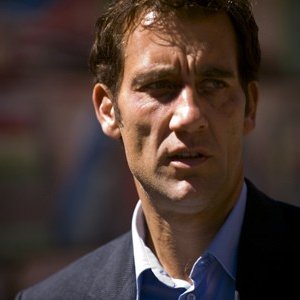 Clive Owen è Joe Warr nel film Ragazzi miei