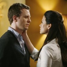 Rhona Mitra e Luke Mably nell'episodio What Lies Beneath di The Gates