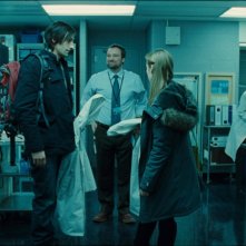 Adrien Brody, David Hewlett e Sarah Polley in una scena del film Splice
