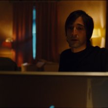 Adrien Brody nei panni dello scienziato Clive Nicoli nello sci-fi Splice