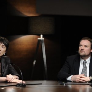 David Hewlett e Simona Maicanescu in una scena dello sci-fi Splice