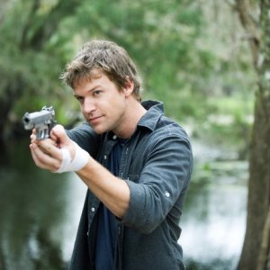Matt Passmore in un momento del pilot della serie The Glades