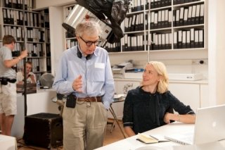 Naomi Watts e Woody Allen sul set del film You Will Meet a Tall Dark Stranger