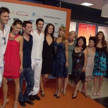 Beatrice Valente Covino, Nina Torresi, Giorgia Surina, Jacopo Cullin e Giulio Berruti in una foto di gruppo al Roma Fiction Fest 2008 per presentare L'ospite perfetto
