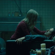 Sarah Polley e Adrien Brody in un'immagine del film Splice