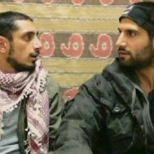 Riz Ahmed e Kayvan Novak in un'immagine del film Four lions