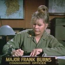 Un'immagine dal telefilm M.A.S.H. che ritrae Loretta Swit