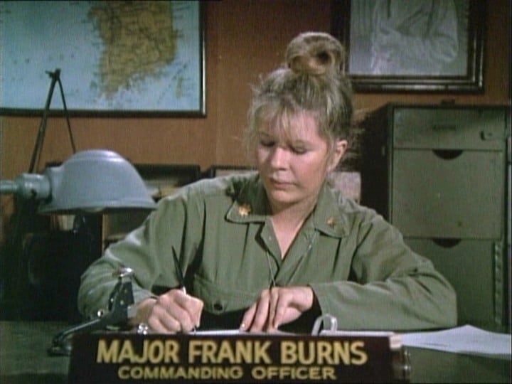 Un'immagine dal telefilm M.A.S.H. che ritrae Loretta Swit