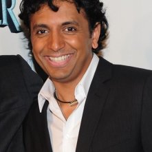 Il regista M. Night Shyamalan alla premiere del suo film The Last Airbender a New York