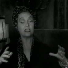 Gloria Swanson in una scena del film Viale del tramonto