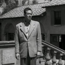 William Holden in una scena del film Viale del tramonto del 1950