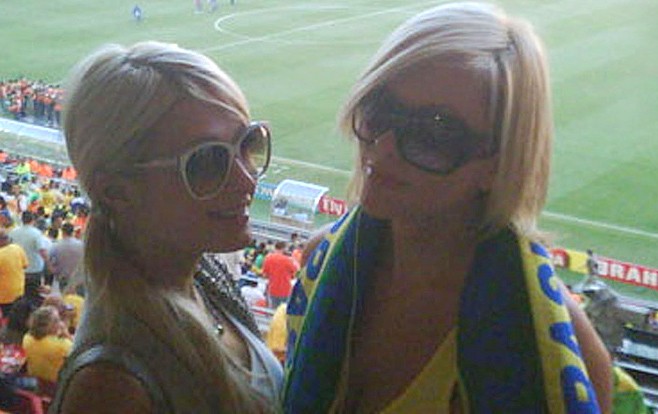 Sudafrica Mondiali 2010 Paris Hilton Allo Stadio Con Un Amica 167703