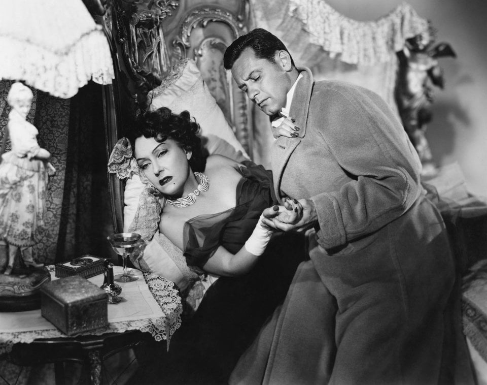 Wallpaper: William Holden e Gloria Swanson in una sequenza del film Viale del tramonto