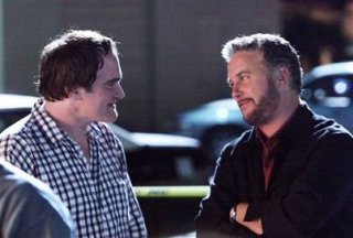 Quentin Tarantino e William Petersen sul set del doppio episodio Sepolto vivo di CSI