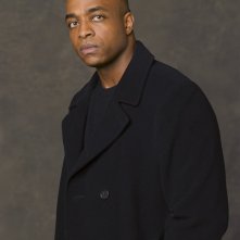 Rick Worthy è Camael in una foto promo per il film tv Angeli caduti