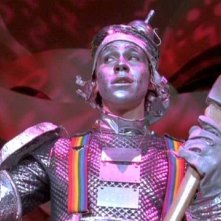 Dylan Hubbard è l'uomo di latta nel film Un microfono per due