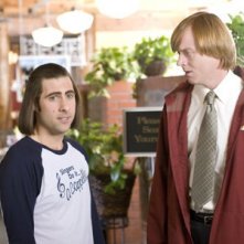 Jason Schwartzman e Jay Paulson in un'immagine del film Un microfono per due