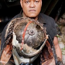Laurence Fishburne in un'immagine chiave del film Predators