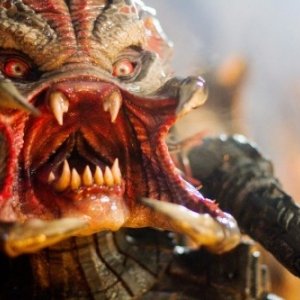 Un'immagine terrificante del film Predators