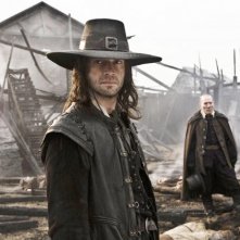 James Purefoy con Pete Postlethwaite nel film Solomon Kane