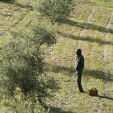 Sotigui Kouyate in una scena del film London River