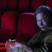 Un inquietante poster di Coming Soon