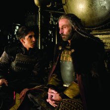 Dev Patel e Shaun Toub nel film The Last Airbender