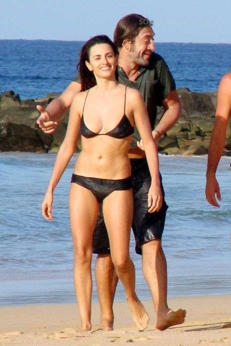 Javier Bardem In Spiaggia Con Penelope Cruz 168843