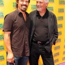 Josh Brolin e James Brolin alla premiere di Standing Ovation a Los Angeles