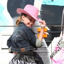 La piccola Alanna Palombo sul set di Standing Ovation