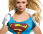 Laura Vandervoort torna a Smallville!