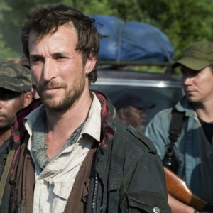 Noah Wyle nel pilot della serie Falling Skies