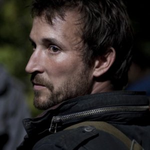 Un'immagine di Noah Wyle dalla serie Falling Skies