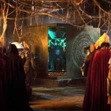 Matt Smith e i suoi nemici in una scena dell'episodio The Big Bang di Doctor Who