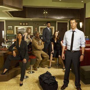 Un'immagine promozionale del cast principale di Eureka