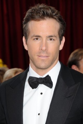 Un make up eccessivo per Ryan Reynolds sul Red Carpet degli Oscar 2010