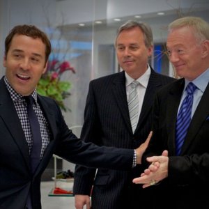 Jeremy Piven insieme ai capi della NFL nell'episodio Buzzed di Entourage