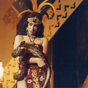 Anna Marcello in una scena di The Tomb