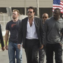 Jeffrey Dean Morgan è Clay nell'action movie The Losers