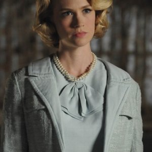 January Jones nell'episodio Public Relations di Mad Men