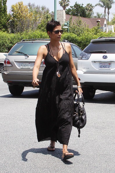 Halle Berry Fa Spese A Beverly Hills 169673