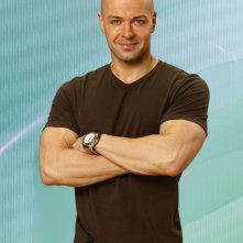 Joseph Lawrence in una immagine promozionale della serie Melissa & Joey