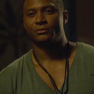 David Ramsey in un momento dell'episodio 3 giorni di libertà di Dexter